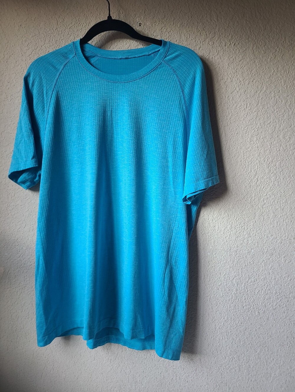 Lululemon Athletic Men's Teal Short Sleeve Shirt Size XL